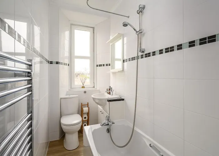 The New Town Lookout By Calton Living * אדינבורו