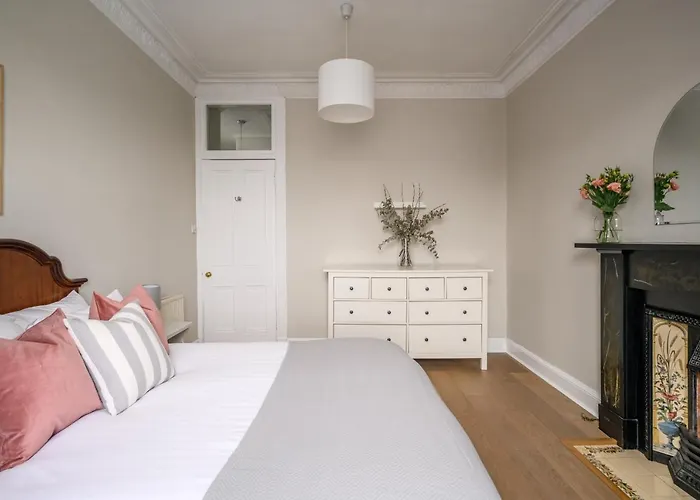 Apartment The New Town Lookout By Calton Living *