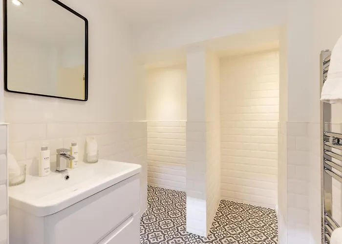 Righ - Luxury West End Artisan