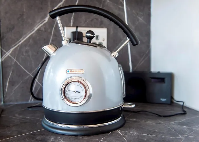 Modern Royal Mile 2 Bed Flat - Pass The Keys Appartamento Edimburgo