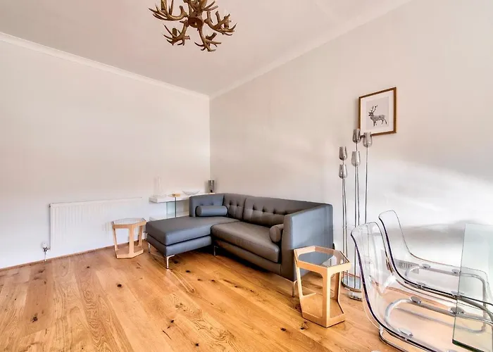 Modern Royal Mile 2 Bed Flat - Pass The Keys Apartament Edynburg