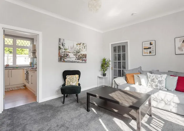 Dom wakacyjny Lovely 3bed House-private Parking Edynburg