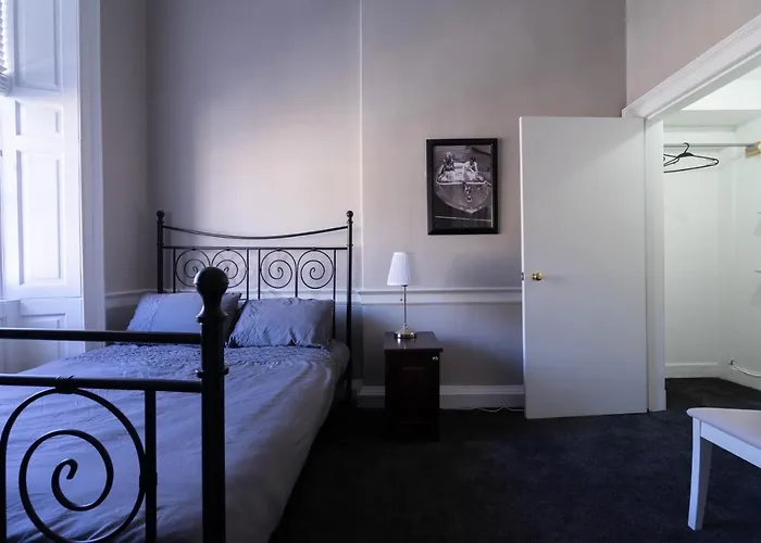 Luxury Apartment/flat Centre דירה אדינבורו