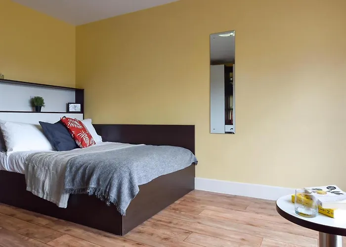 And Ensuite Bedrooms With Shared Kitchen At Fountainbridge In Édimbourg