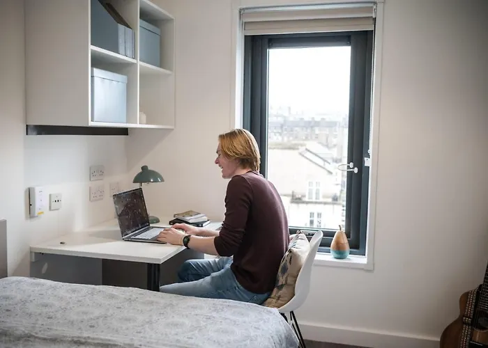 For Students Only - Mcdonald Road In Εδιμβούργο