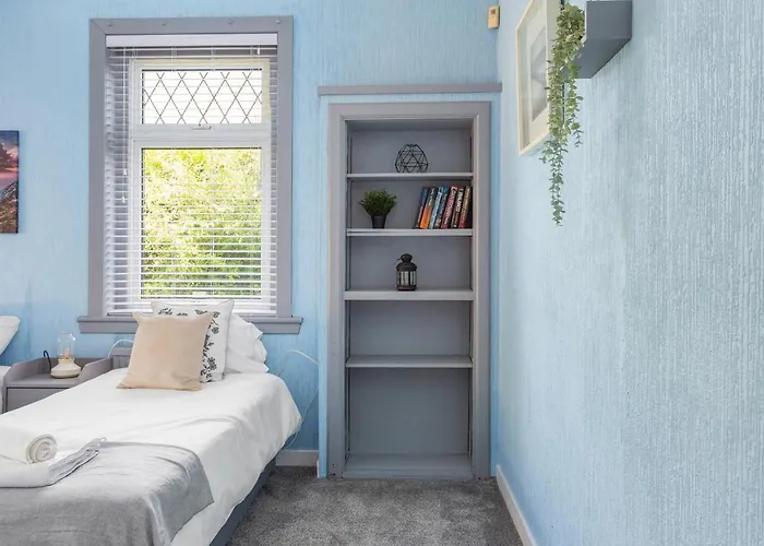 Lovely 3bed House-private Parking Dom wakacyjny *