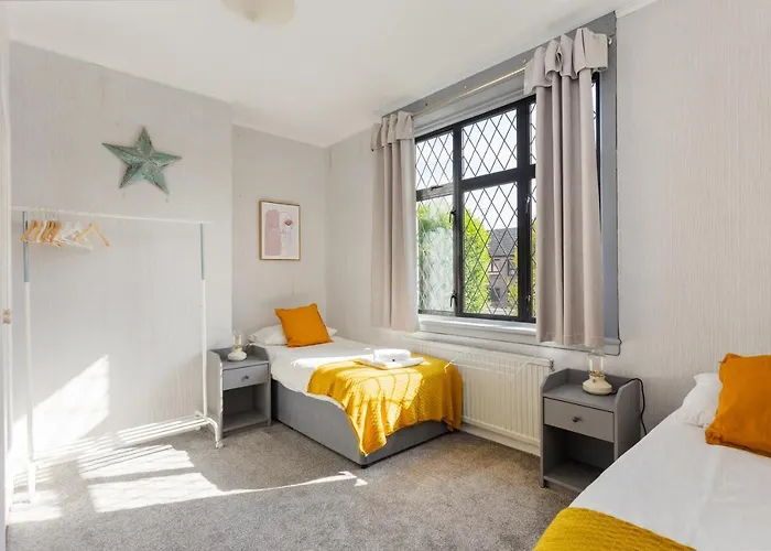 Lovely 3bed House-private Parking