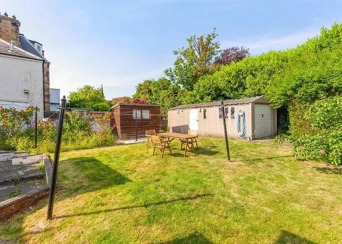 Lovely 3bed House-private Parking Dom wakacyjny *