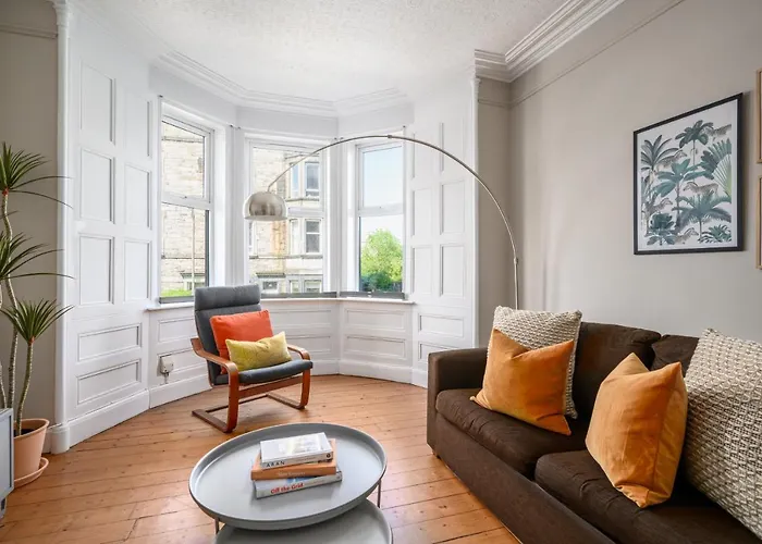 דירה The Holyrood Park