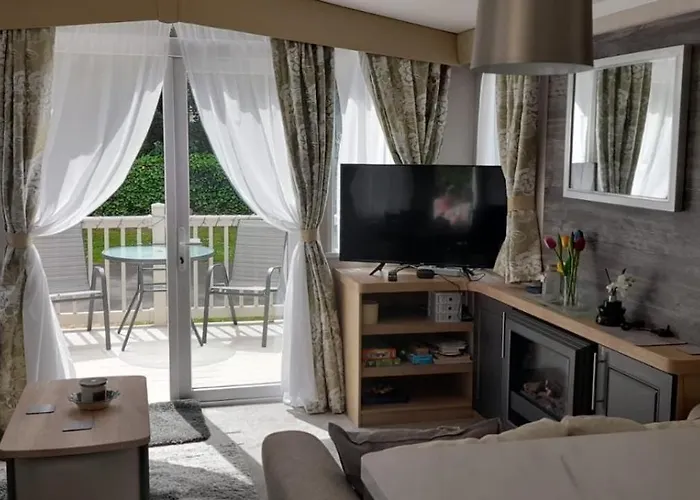 Belfry 2 - Luxury Spacious Family Caravan Campsite Edinburgh