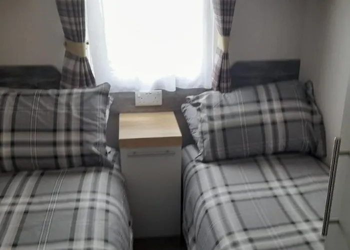 Belfry 2 - Luxury Spacious Family Caravan Campsite *