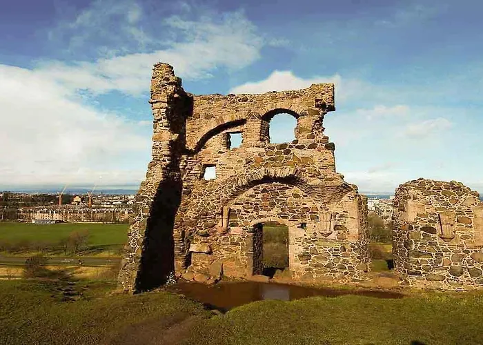 Park View Apartments: Central 2-bedroom With Free Parking Apartment Edinburgh