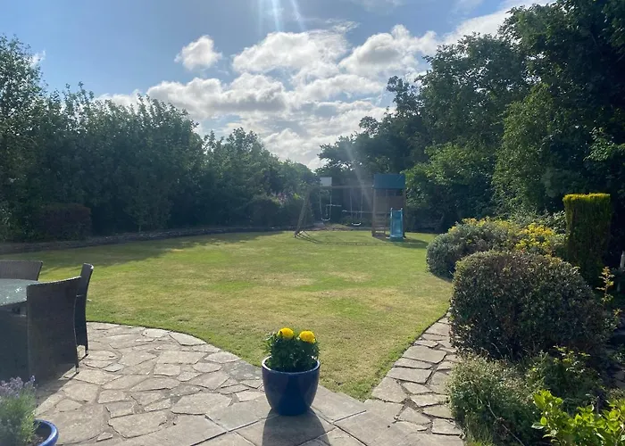 Gorgeous Family 15 Mins From Centre Villa