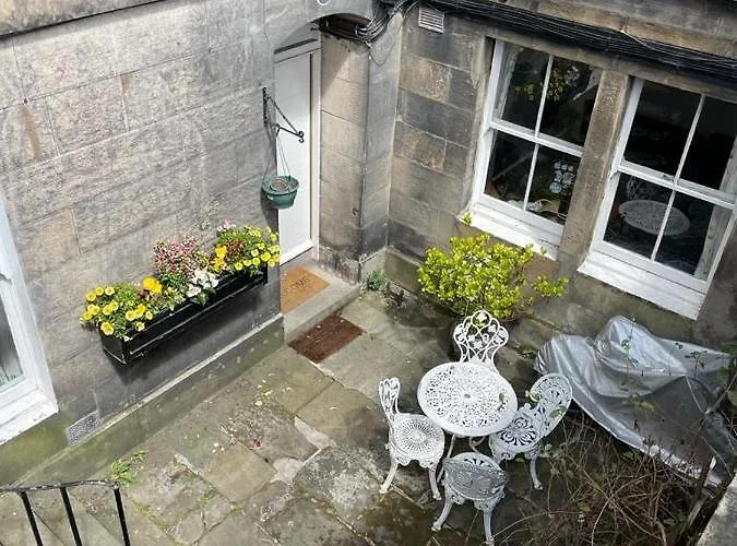 דירה Fantastic 3 Double Bedrooms 2 Bathrooms Garden Sleeps 6 אדינבורו