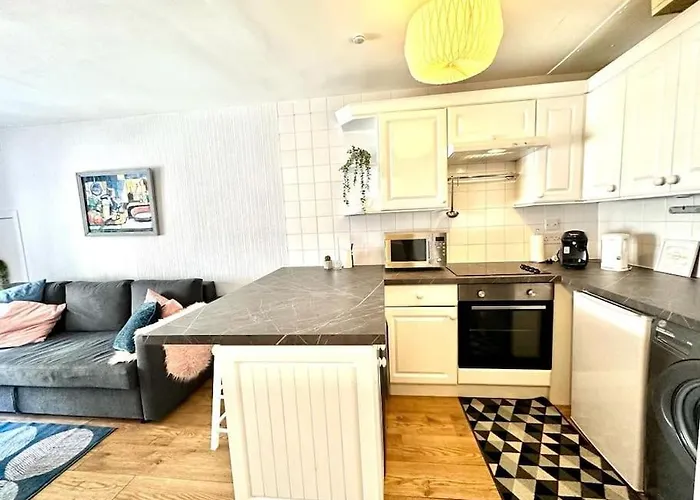 Centre Hidden Hideout For 2 아파트