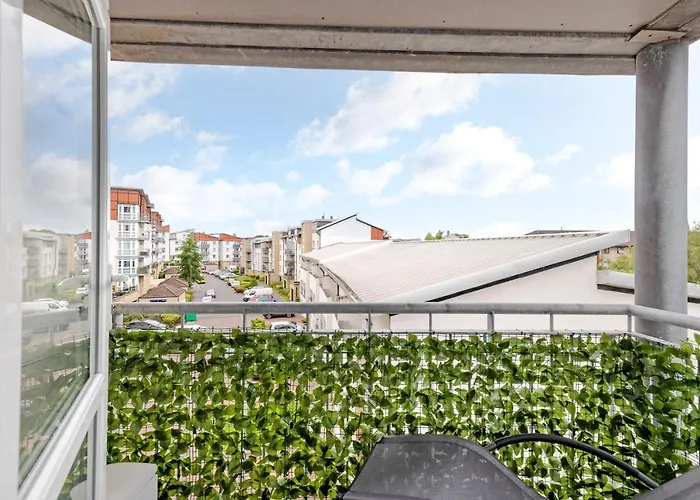 Joivy Elegant Flat With Balcony Edinburgh