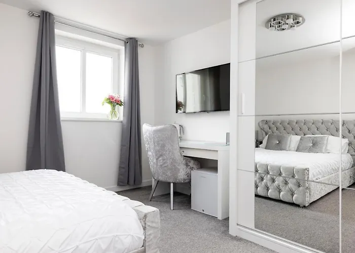 Joivy Elegant Flat With Balcony