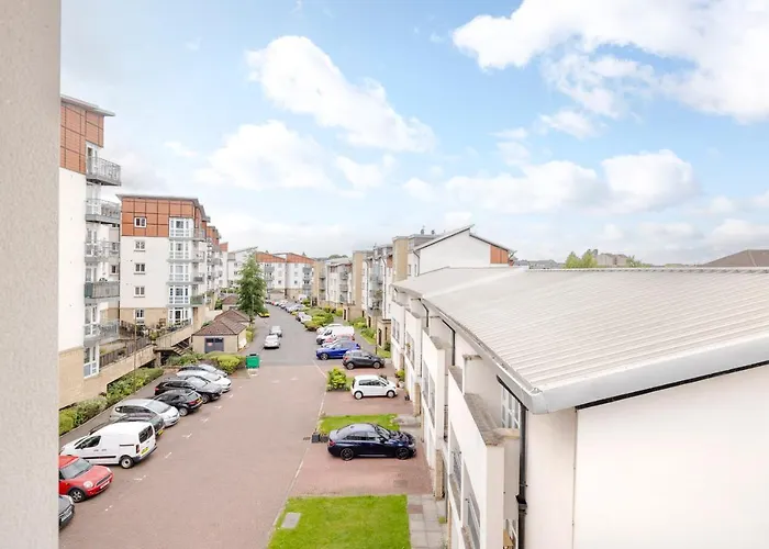 Joivy Elegant Flat With Balcony