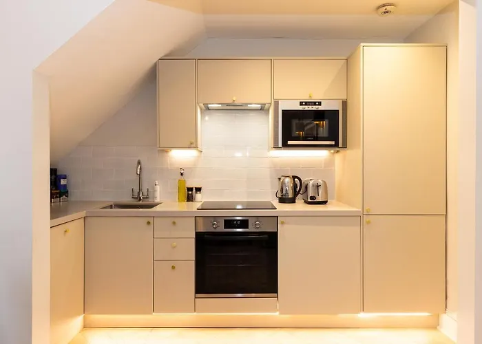 Righ - Luxurious Centre Three Bedroom Edinburgh