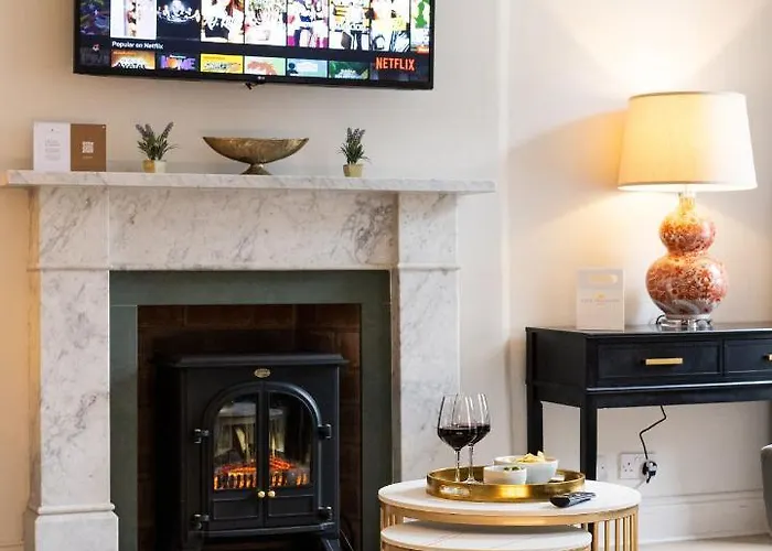 Righ - Luxurious Centre Three Bedroom شقة *