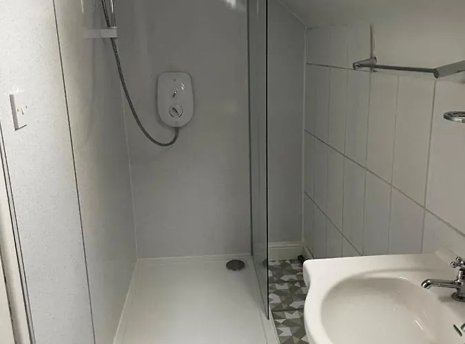 1 Bed Flat At Drum Street