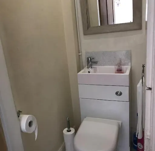 3 Bedrooms For Upto 6