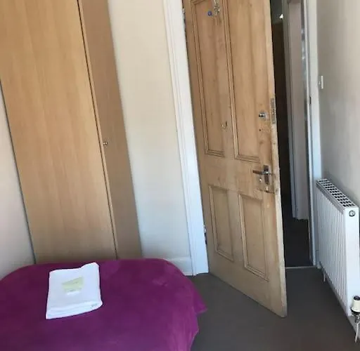 דירה 3 Bedrooms For Upto 6