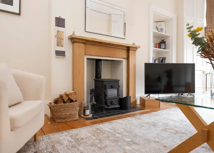 Tasteful 1-bedroom Near Meadows *
