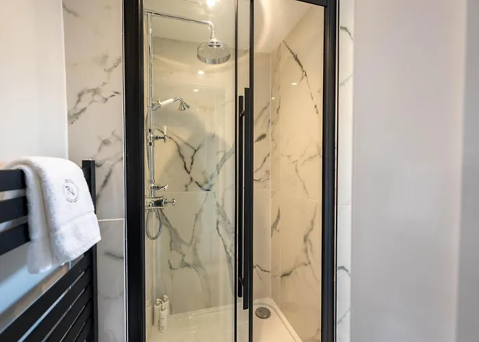 Righ - Luxurious Centre Three Bedroom * Edinburgh