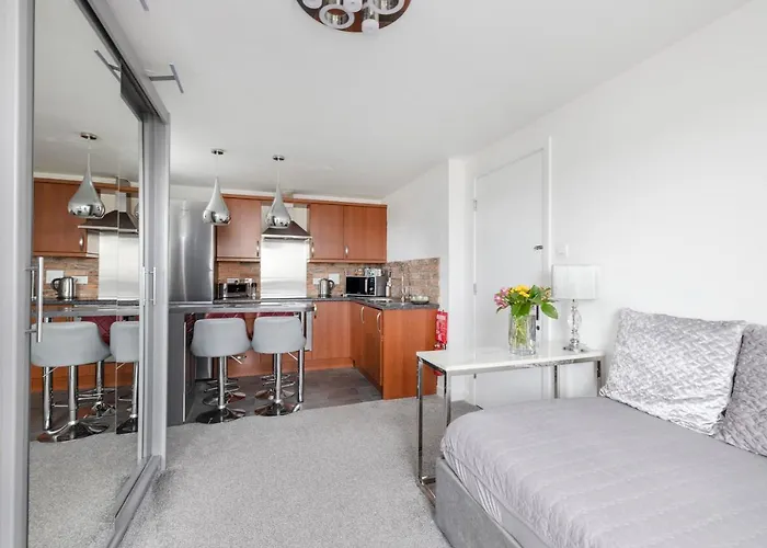 Joivy Elegant Flat With Balcony