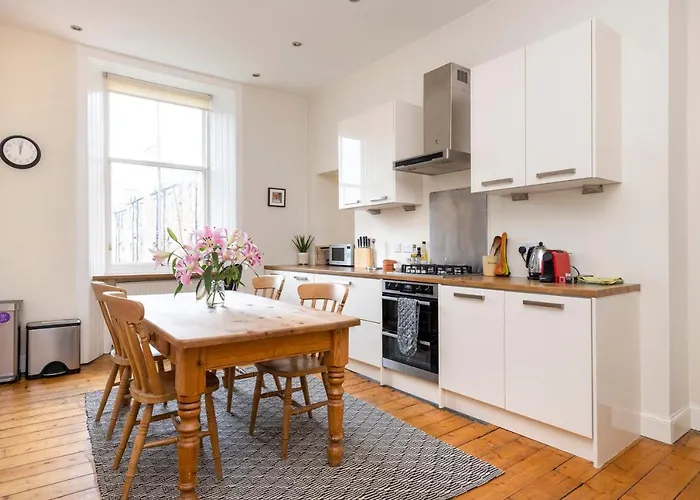 Tasteful 1-bedroom Near Meadows *