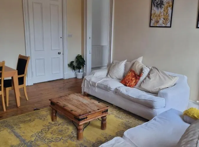 شقة 3 Double-bed Georgian In Prime Location