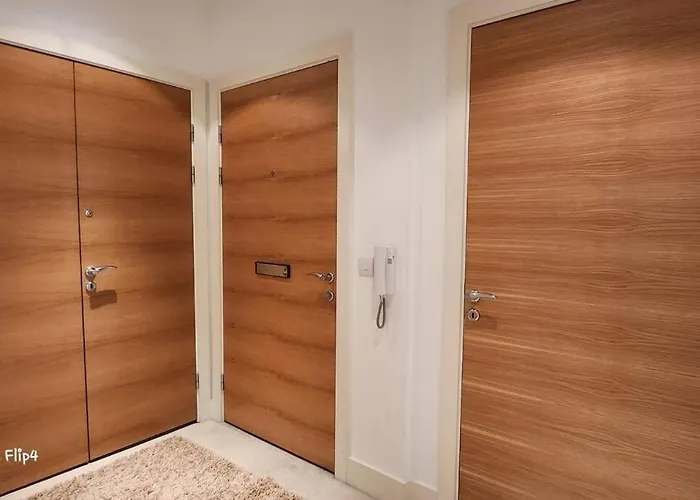Spacious 2 Bedroom Apartment