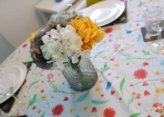 Cosy & Broughton 2br Near Centre شقة *