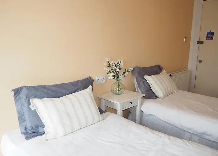 City Guest House 3*