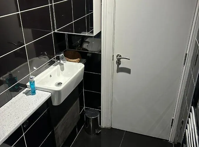 Twin With En-suite Privatunterkunft