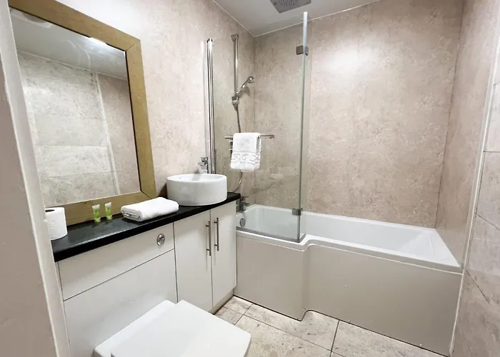 شقة Convenient 2br Basement Flat In Leith