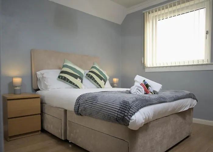 Modern 2-bed Haven, Free Parking 아파트 에든버러