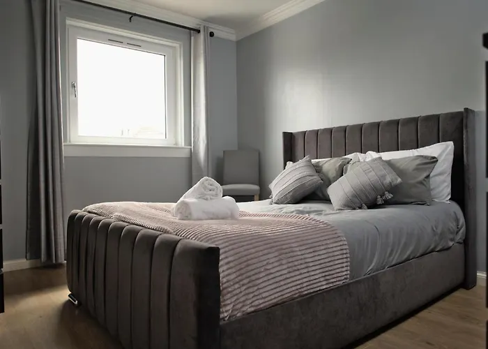 Modern 2-bed Haven, Free Parking * 에든버러