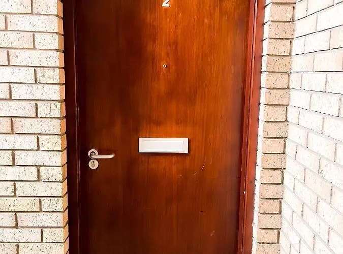 Spacious, And Newly Decorated Edinburgh