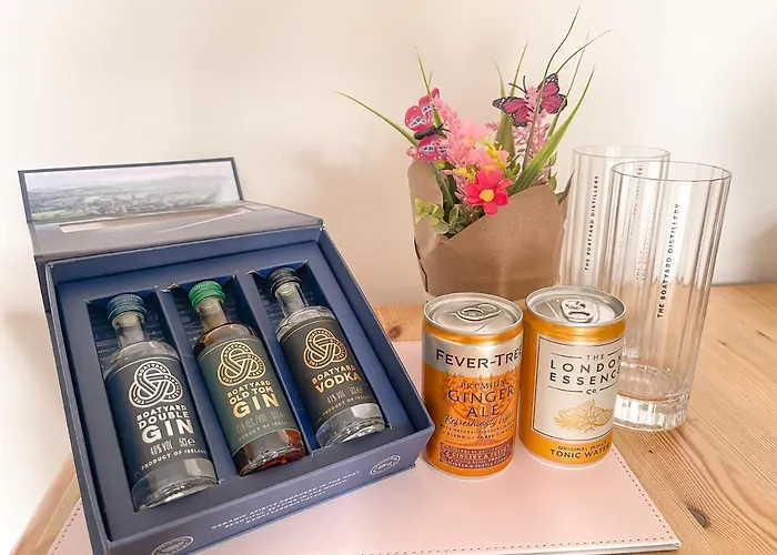 Spacious, And Newly Decorated Edinburgh