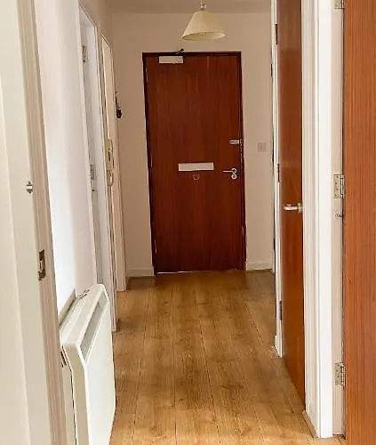 Daire Spacious, And Newly Decorated *