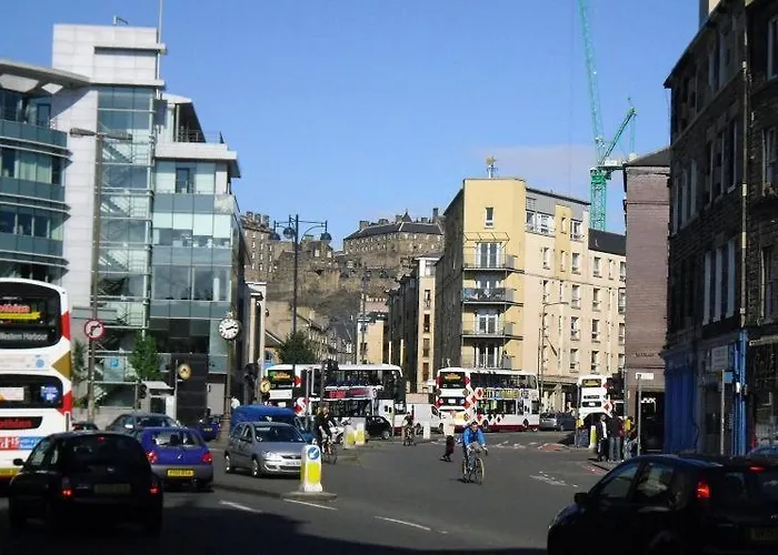 Roomz Aparthotel Edinburgh