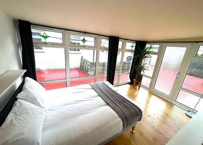 Elegant 2 Bedroom Alpesi faház Edinburgh