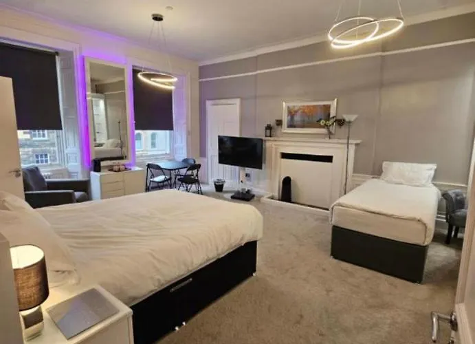 Luxury Family With Private Bathroom In The Heart Of Εδιμβούργο
