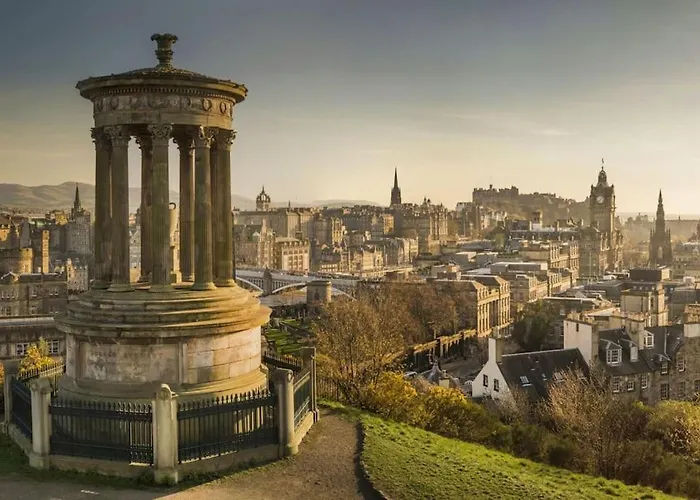 Stylish Victorian Apartment's Close To The Botanical Gardens, Free Parking! Lägenhet Edinburg