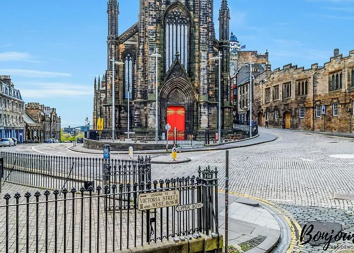 Trocadero - Central-royal Mile Castle *