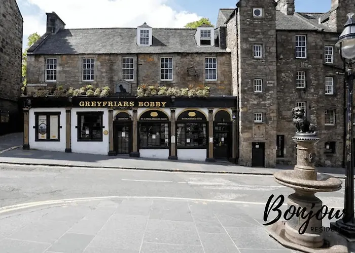 Trocadero - Central-royal Mile Castle *