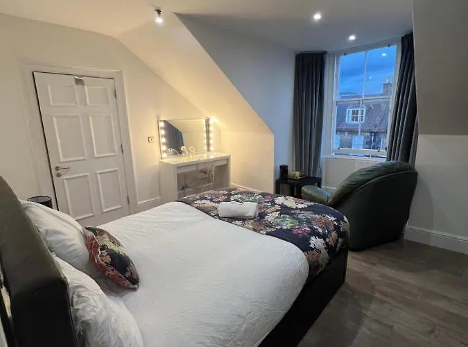Luxury Double W/ Private Bathroom