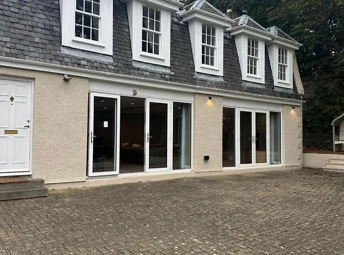 Дом отдыха Cameron Coach House Modern In Murrayfield